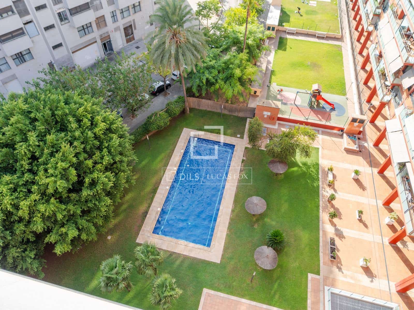 3 bedroom Penthouse for sale in Valencia city with pool garage - € 900,000 (Ref: 10057159)