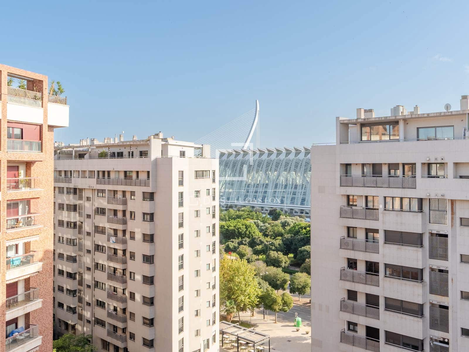 3 bedroom Penthouse for sale in Valencia city with pool garage - € 900,000 (Ref: 10057159)
