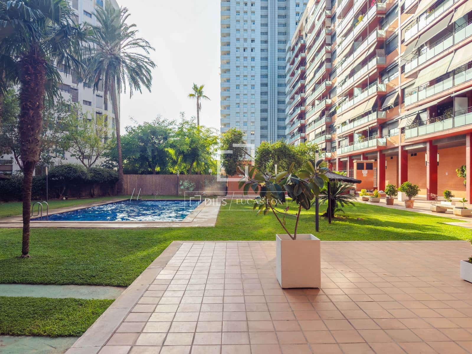 3 bedroom Penthouse for sale in Valencia city with pool garage - € 900,000 (Ref: 10057159)