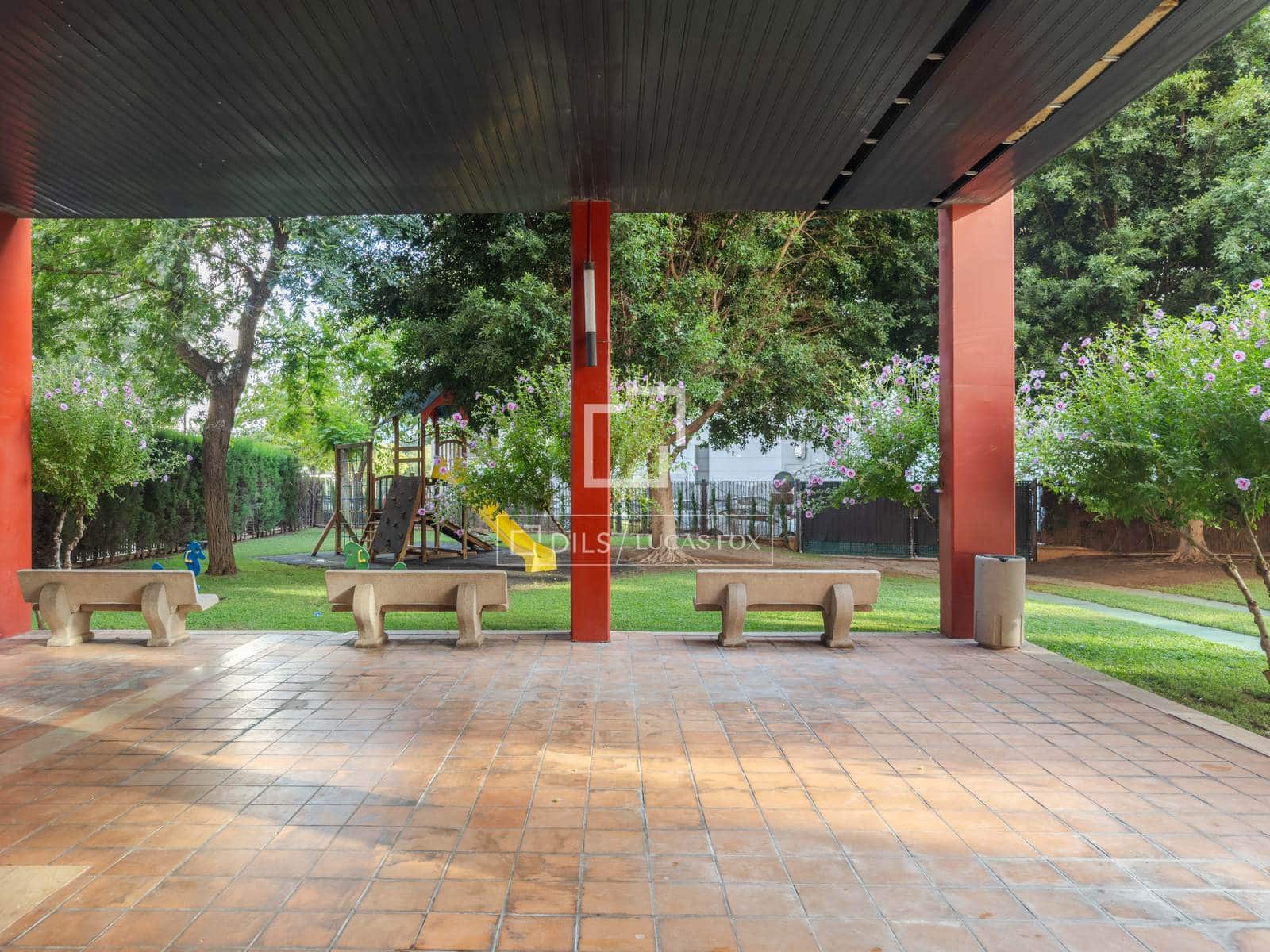 3 bedroom Penthouse for sale in Valencia city with pool garage - € 900,000 (Ref: 10057159)