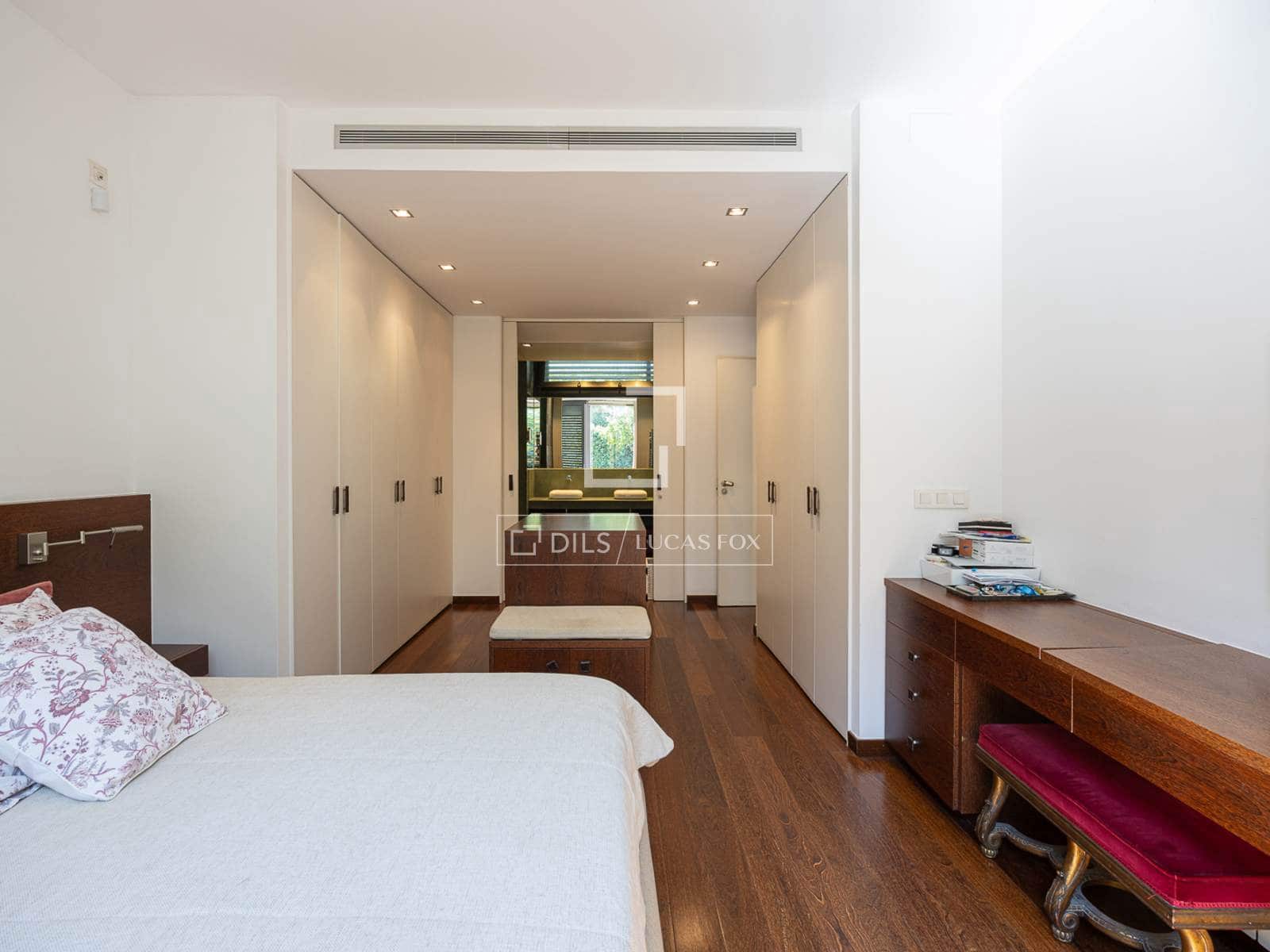 4 bedroom Villa for sale in Barcelona city with pool garage - € 2,750,000 (Ref: 10057343)