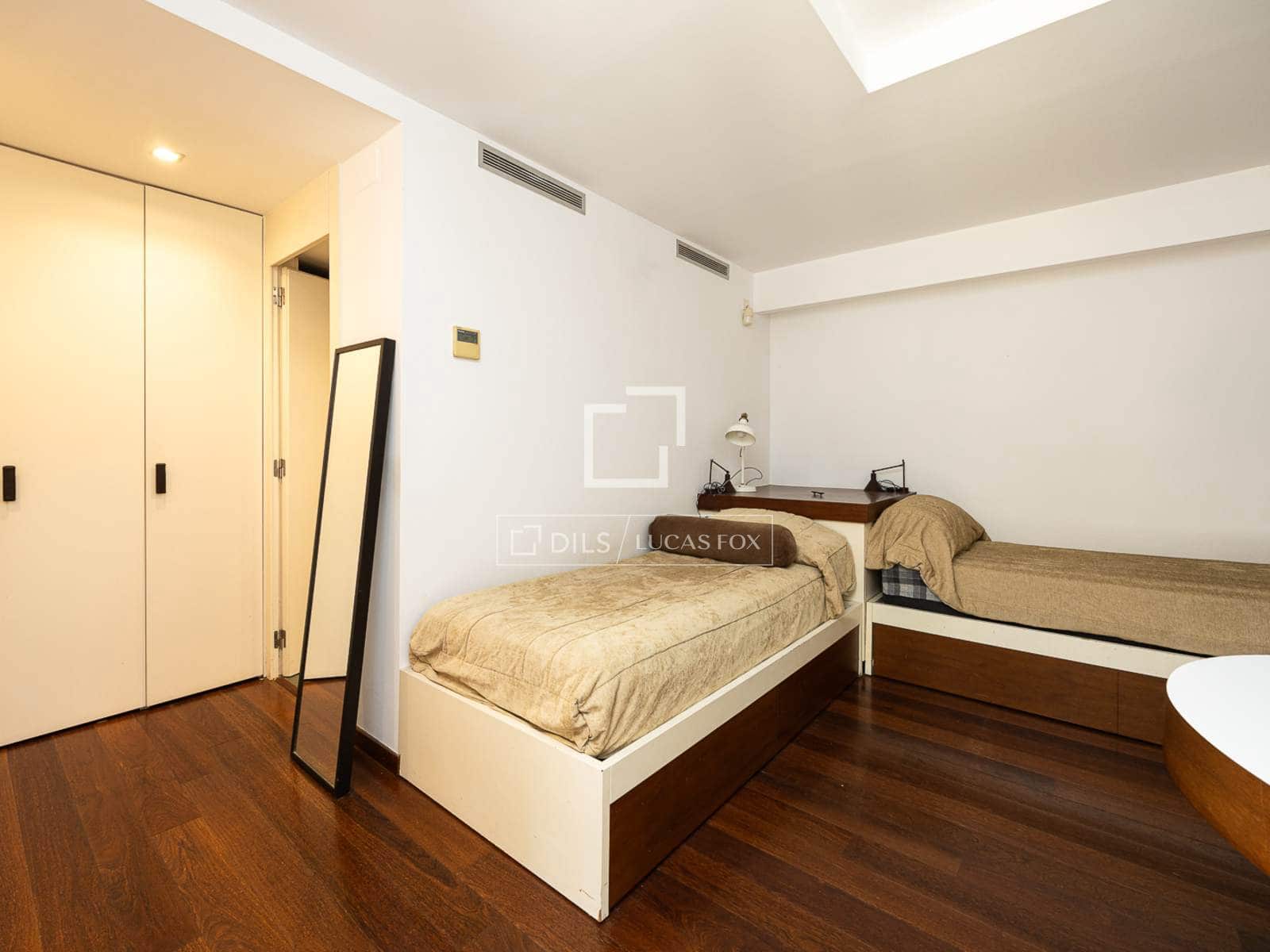 4 bedroom Villa for sale in Barcelona city with pool garage - € 2,750,000 (Ref: 10057343)