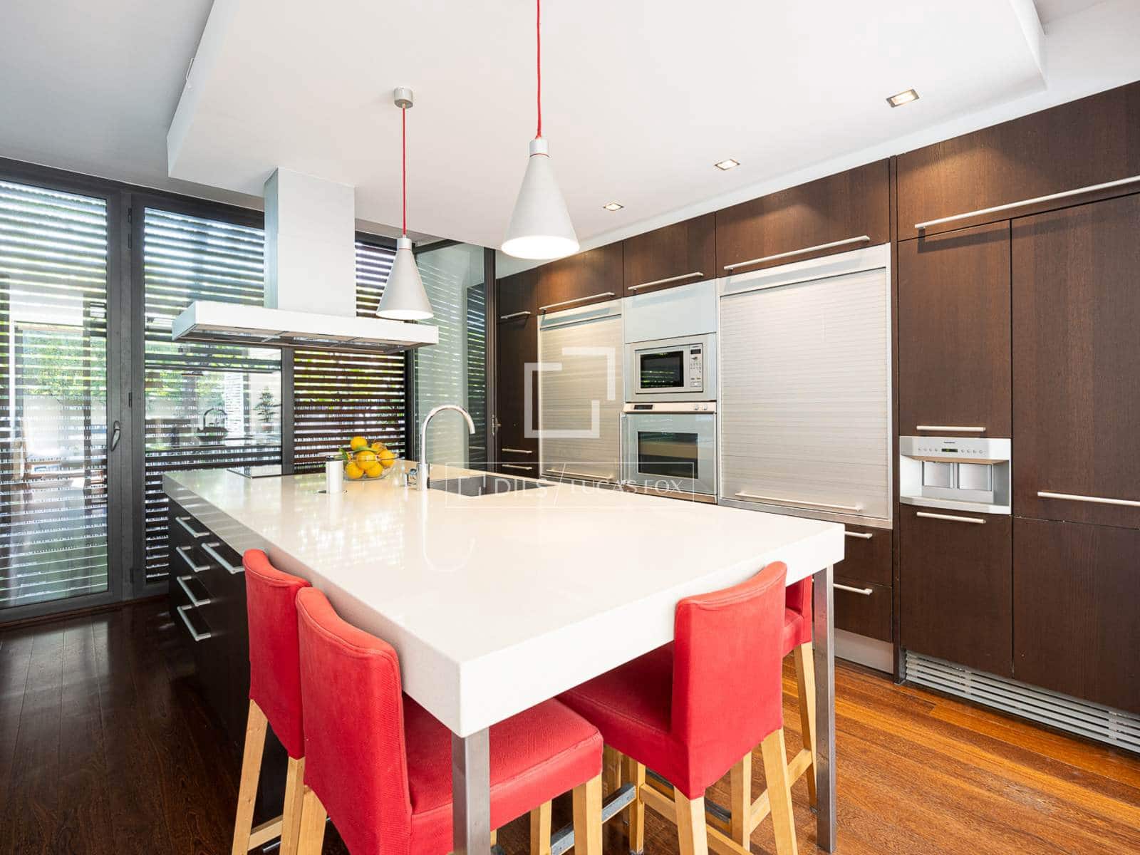 4 bedroom Villa for sale in Barcelona city with pool garage - € 2,750,000 (Ref: 10057343)