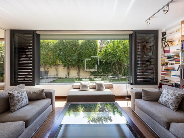 4 bedroom Villa for sale in Barcelona city with pool garage - € 2,750,000 (Ref: 10057343)