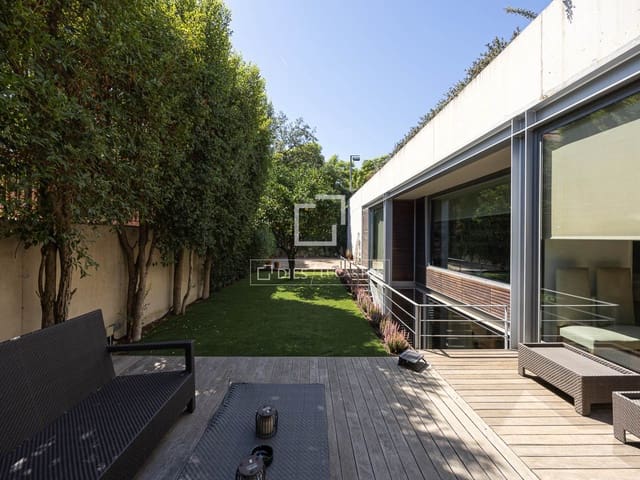 4 bedroom Villa for sale in Barcelona city with pool garage - € 2,750,000 (Ref: 10057343)