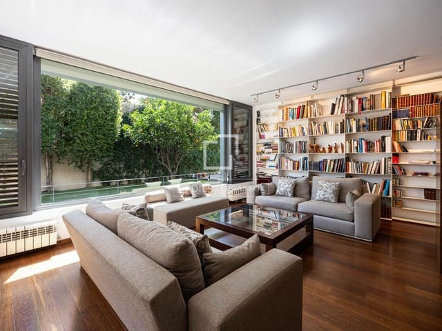 4 bedroom Villa for sale in Barcelona city with pool garage - € 2,750,000 (Ref: 10057343)