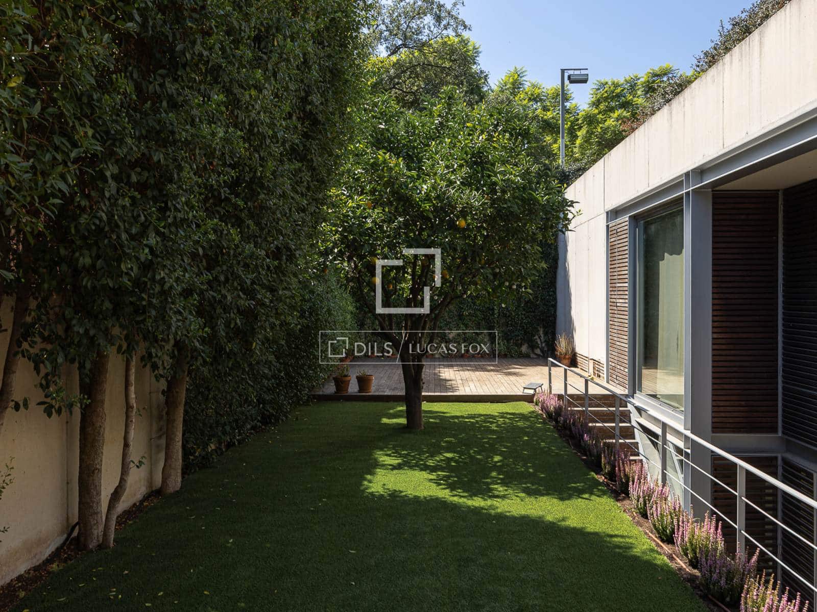 4 bedroom Villa for sale in Barcelona city with pool garage - € 2,750,000 (Ref: 10057343)
