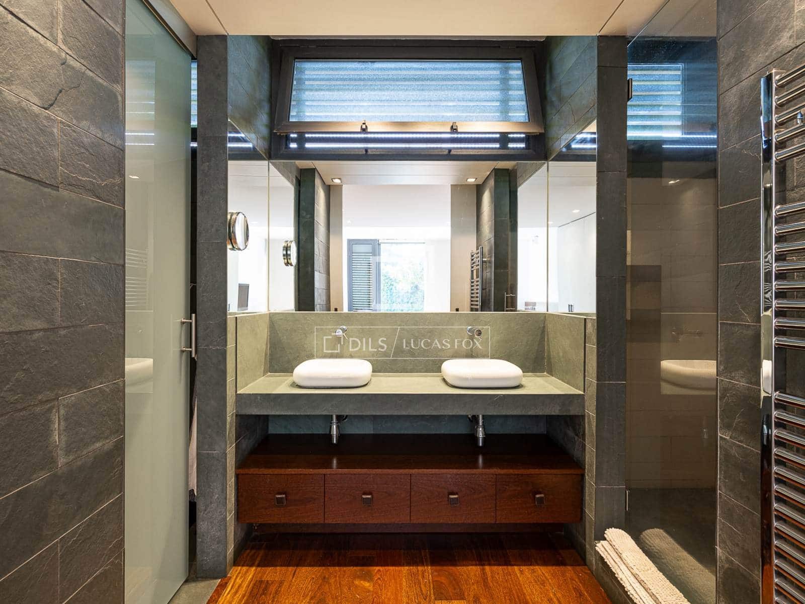 4 bedroom Villa for sale in Barcelona city with pool garage - € 2,750,000 (Ref: 10057343)