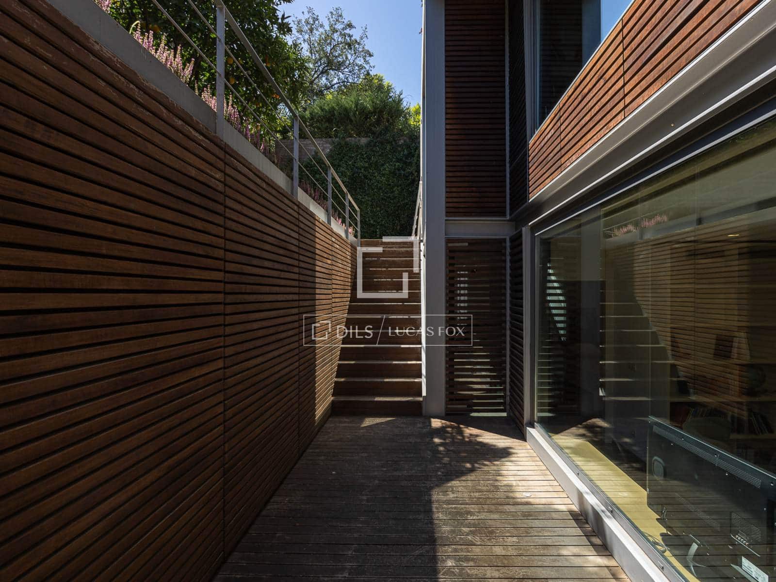 4 bedroom Villa for sale in Barcelona city with pool garage - € 2,750,000 (Ref: 10057343)