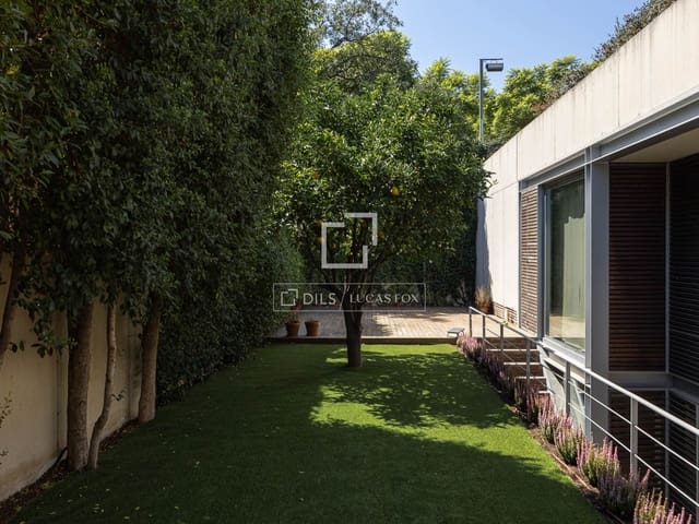 4 bedroom Villa for sale in Barcelona city with pool garage - € 2,750,000 (Ref: 10057343)