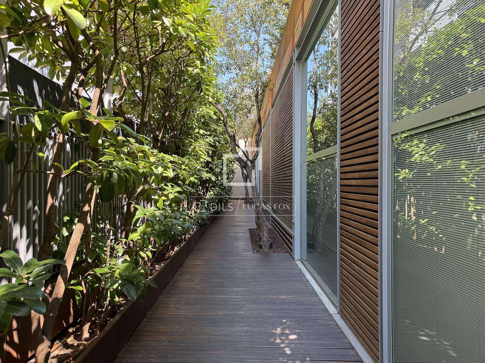 4 bedroom Villa for sale in Barcelona city with pool garage - € 2,750,000 (Ref: 10057343)