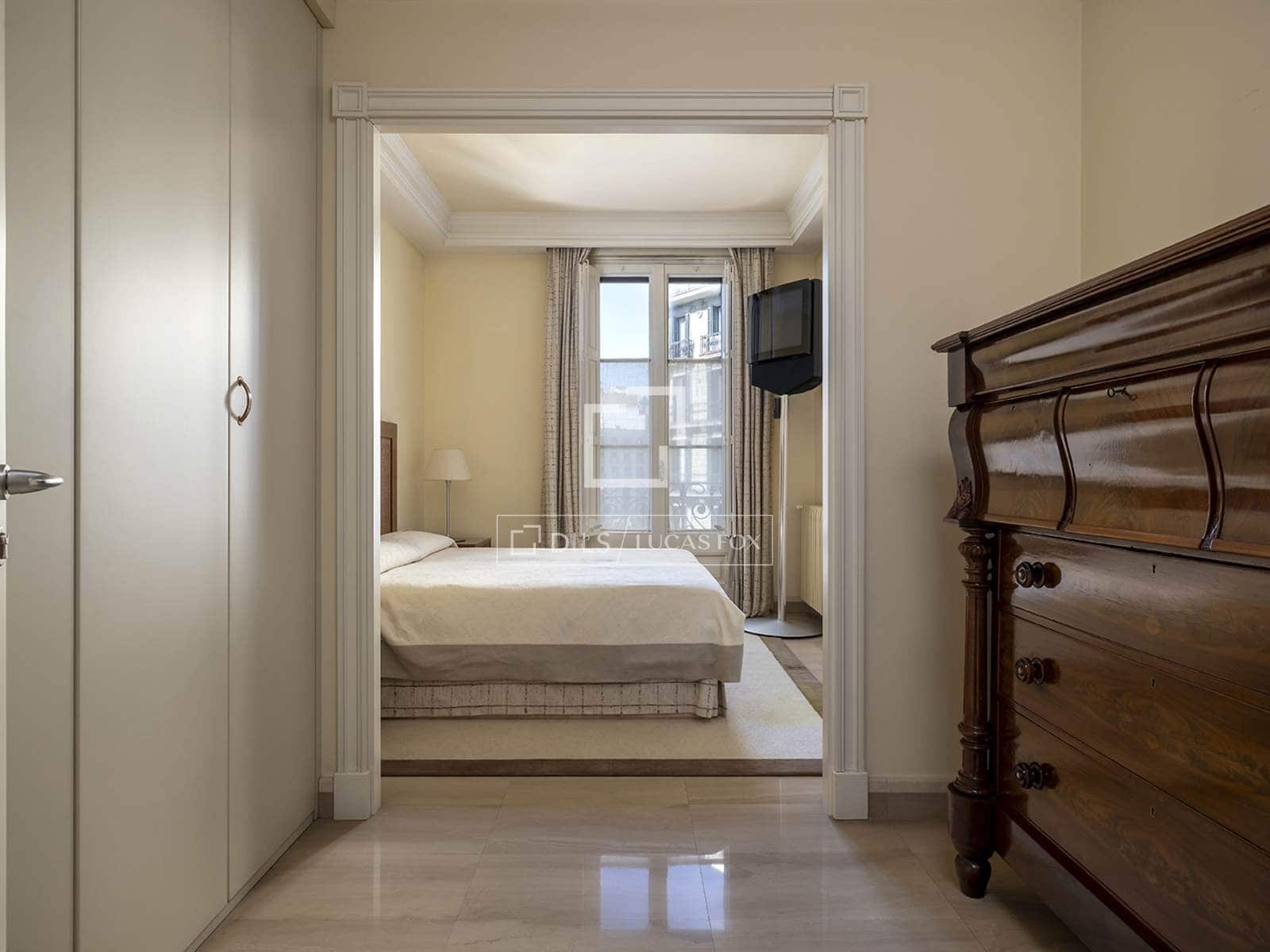 3 quarto Apartamento para arrendar em Barcelona cidade com garagem - 7 835 € (Ref: 10057563)