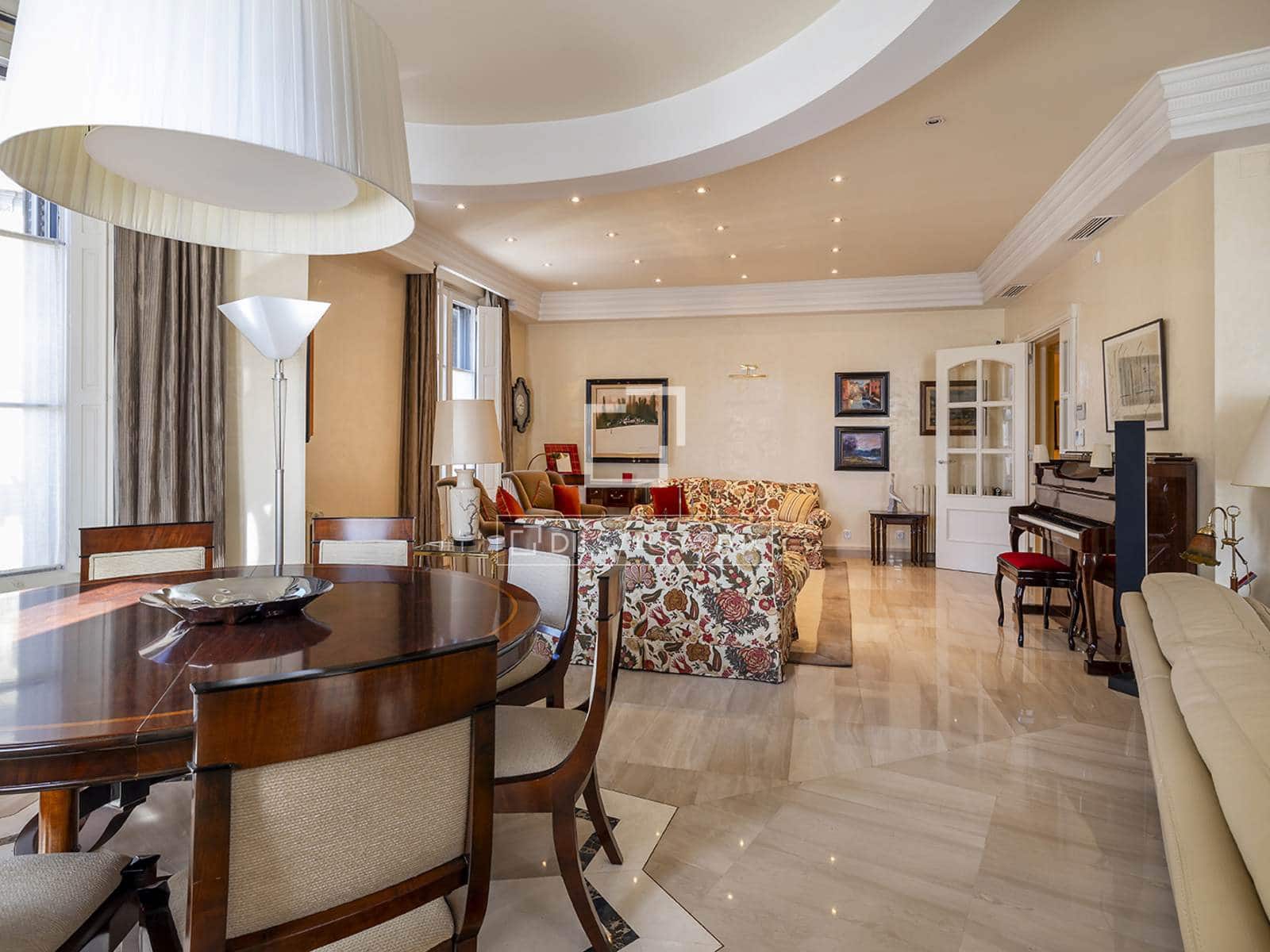 3 quarto Apartamento para arrendar em Barcelona cidade com garagem - 7 835 € (Ref: 10057563)