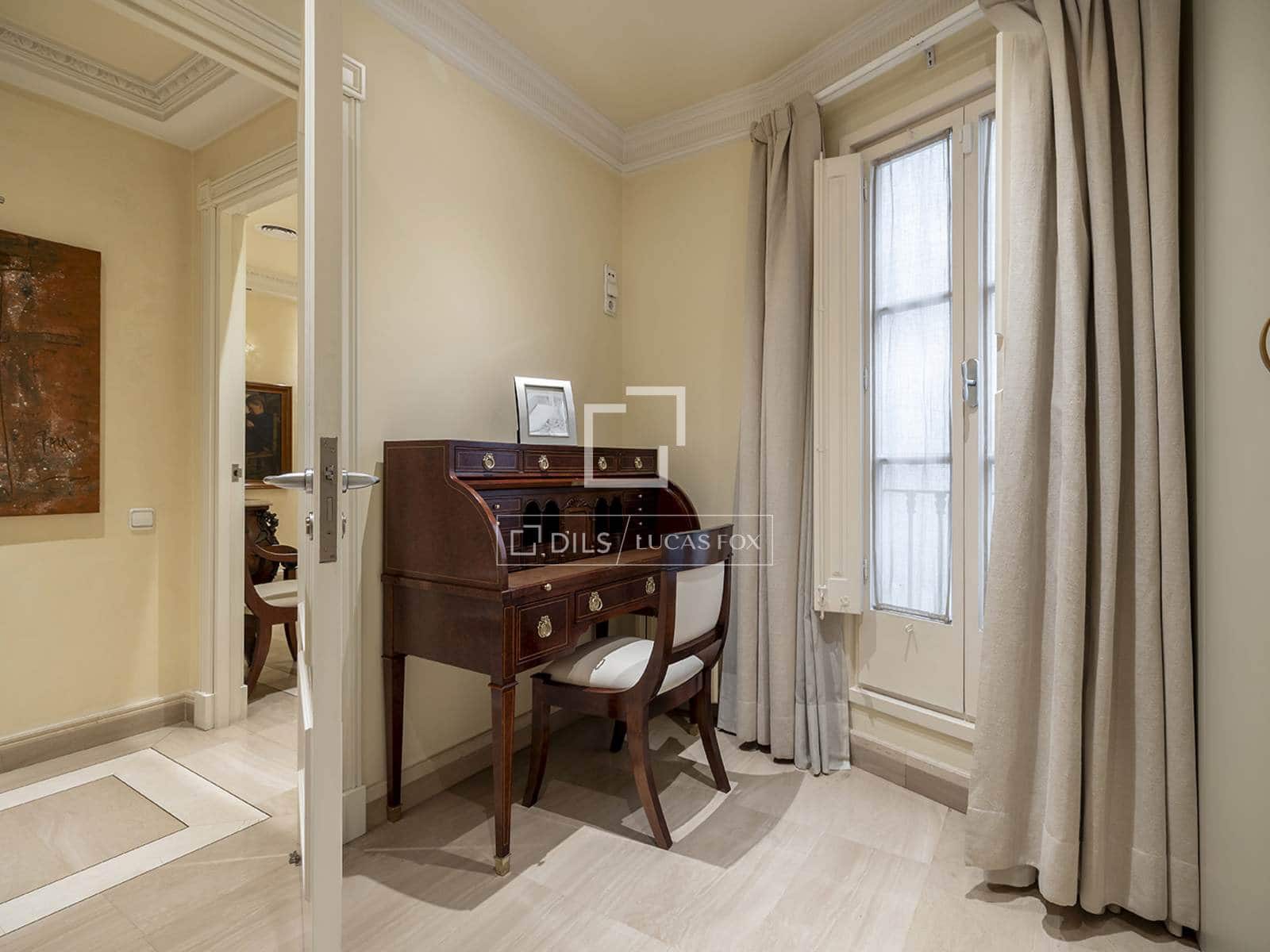 3 quarto Apartamento para arrendar em Barcelona cidade com garagem - 7 835 € (Ref: 10057563)
