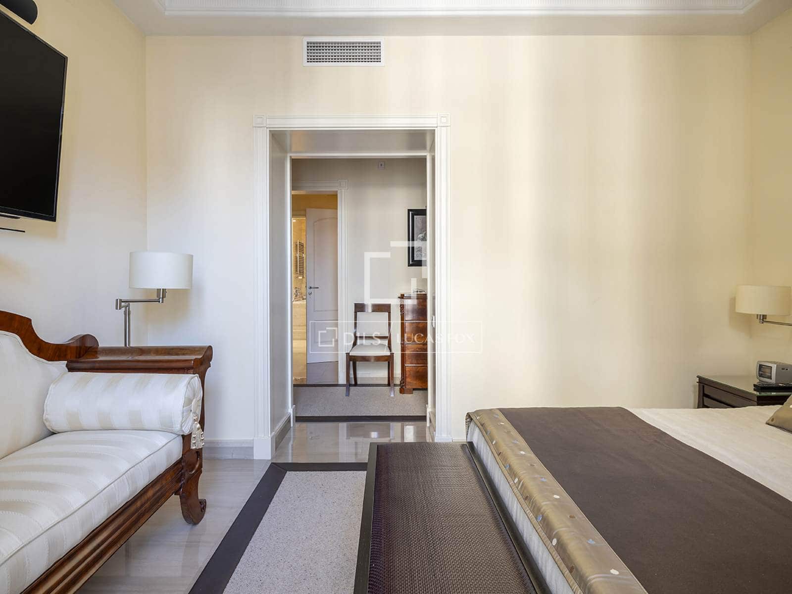 3 quarto Apartamento para arrendar em Barcelona cidade com garagem - 7 835 € (Ref: 10057563)
