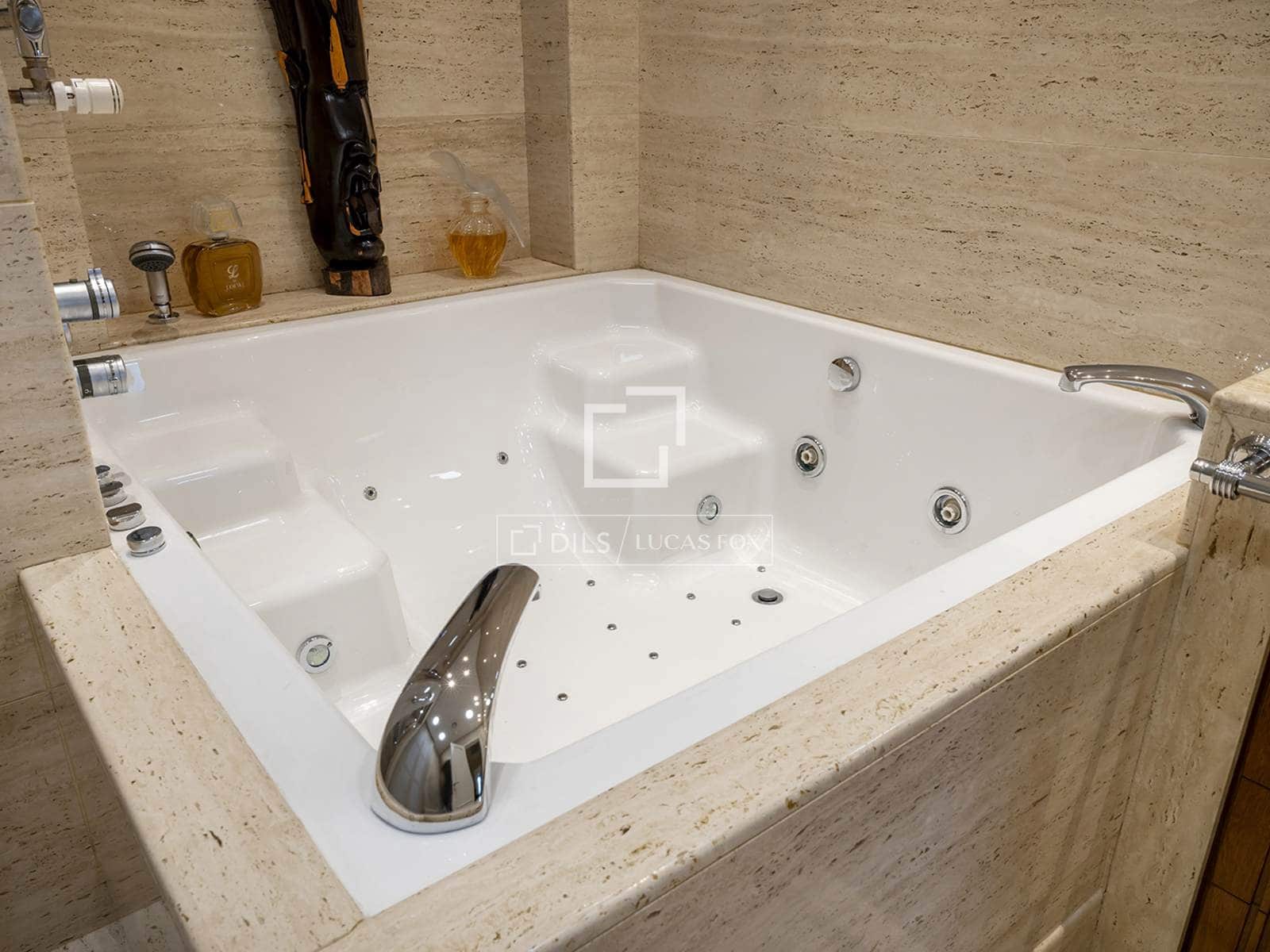 3 quarto Apartamento para arrendar em Barcelona cidade com garagem - 7 835 € (Ref: 10057563)