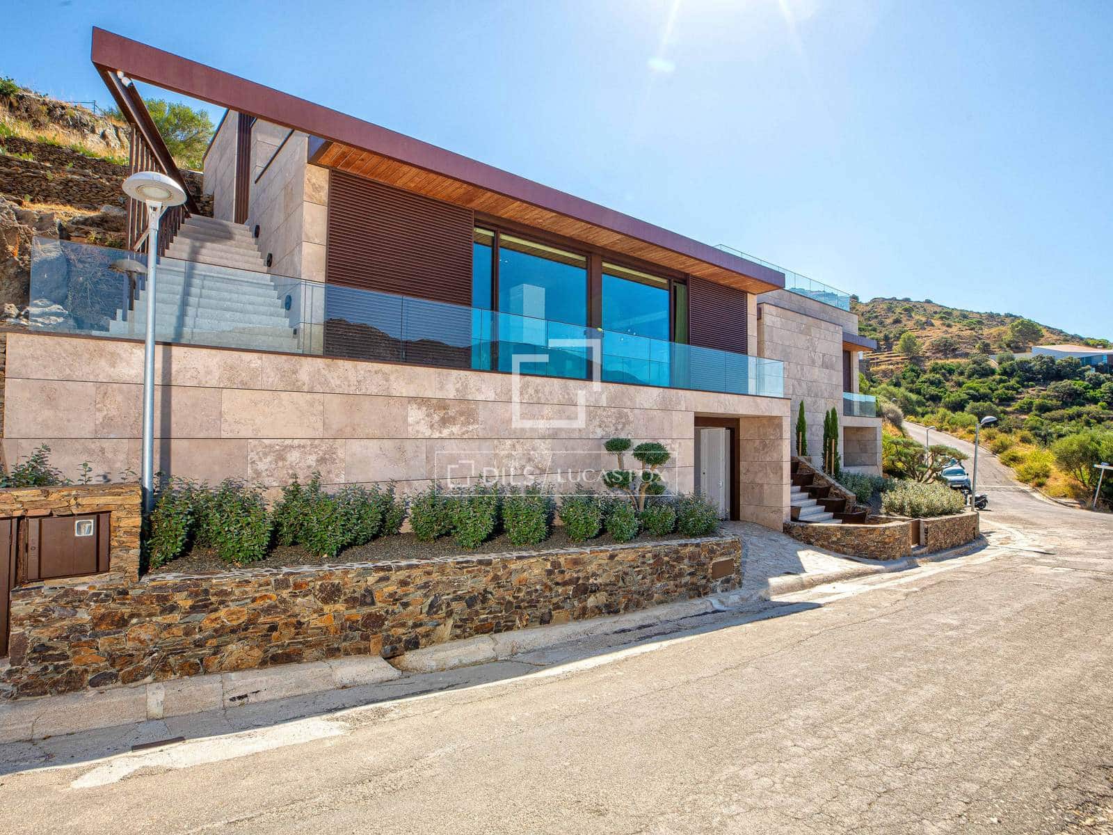 3 bedroom Villa for sale in El Port de la Selva with pool garage - € 2,290,000 (Ref: 10057565)