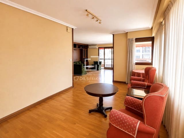 4 sovrum Lägenhet till salu i Alicante stad med garage - 740 000 € (Ref: 10057623)