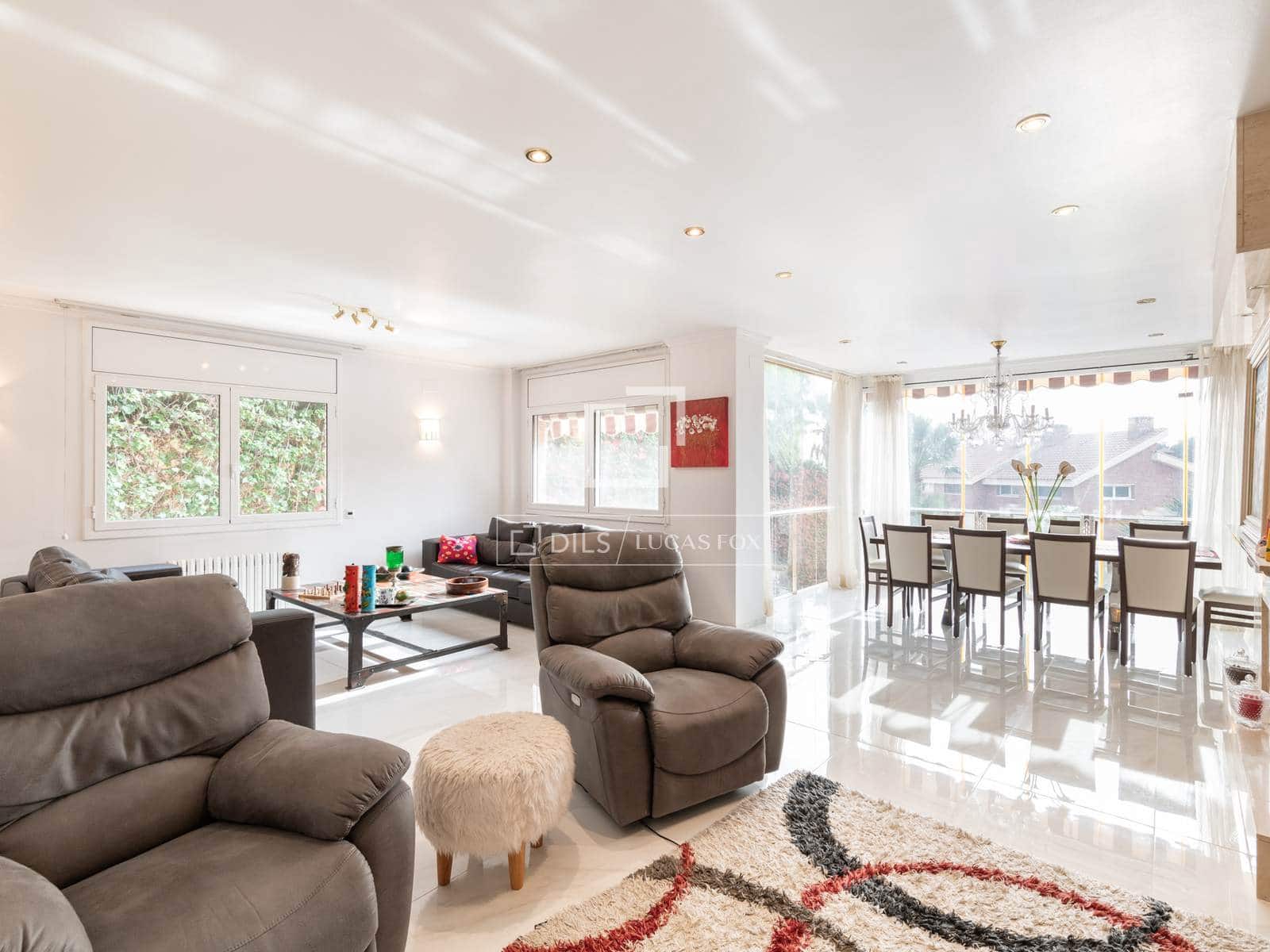 5 quarto Moradia para arrendar em Castelldefels com piscina garagem - 7 500 € (Ref: 10057624)