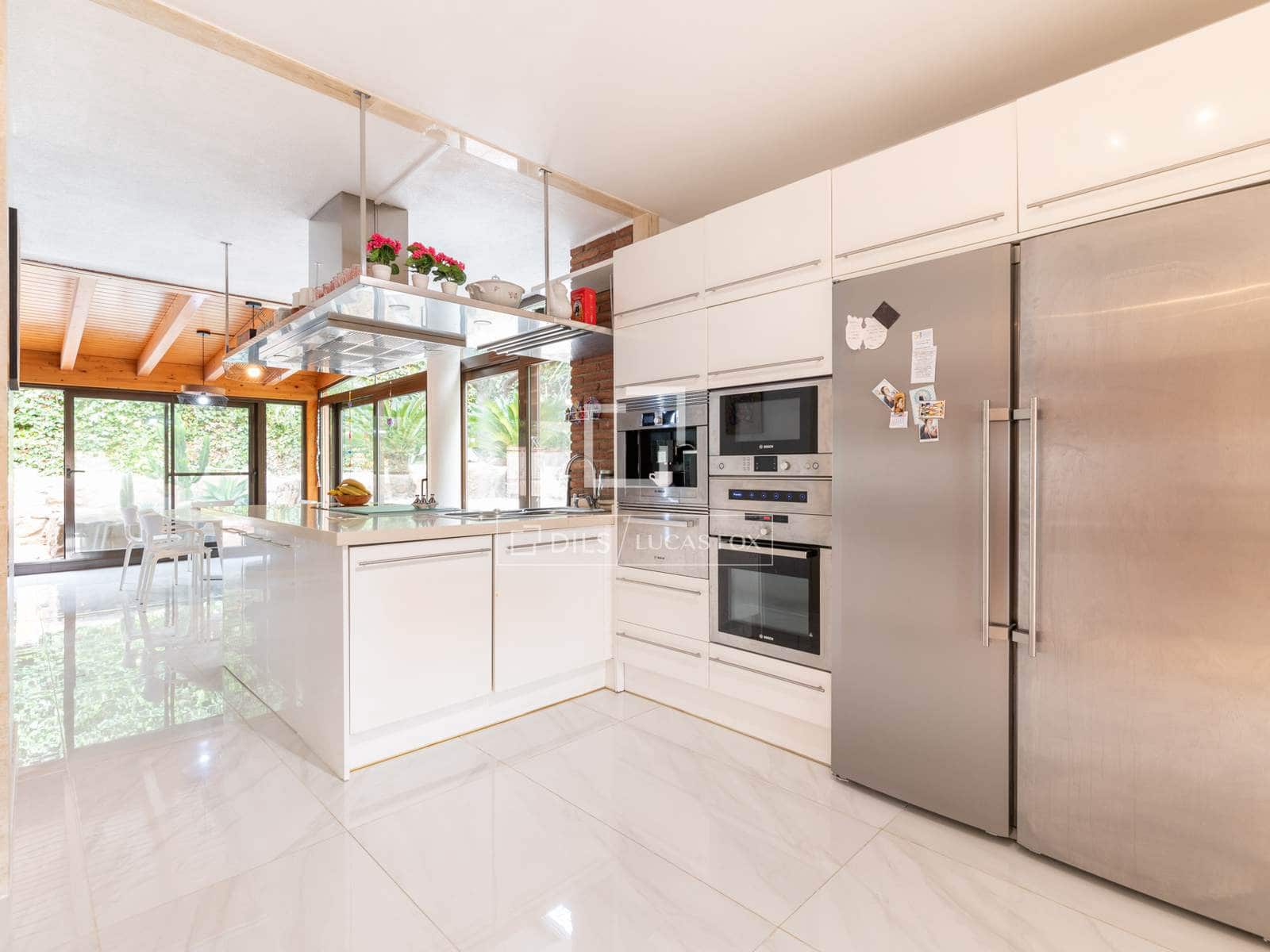 5 quarto Moradia para arrendar em Castelldefels com piscina garagem - 7 500 € (Ref: 10057624)