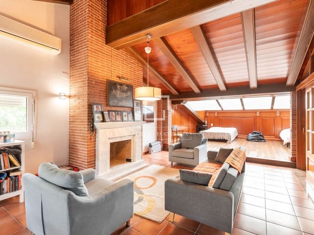 5 soverom Villa til leie i Castelldefels med svømmebasseng garasje - € 7 500 (Ref: 10057624)