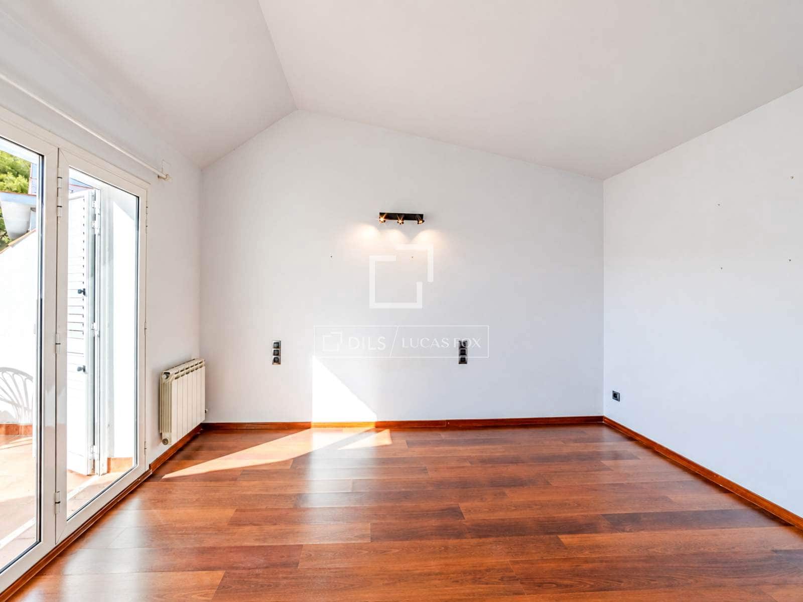 4 Zimmer Villa zu verkaufen in Sant Pere de Ribes mit Pool Garage - 830.000 € (Ref: 10057627)