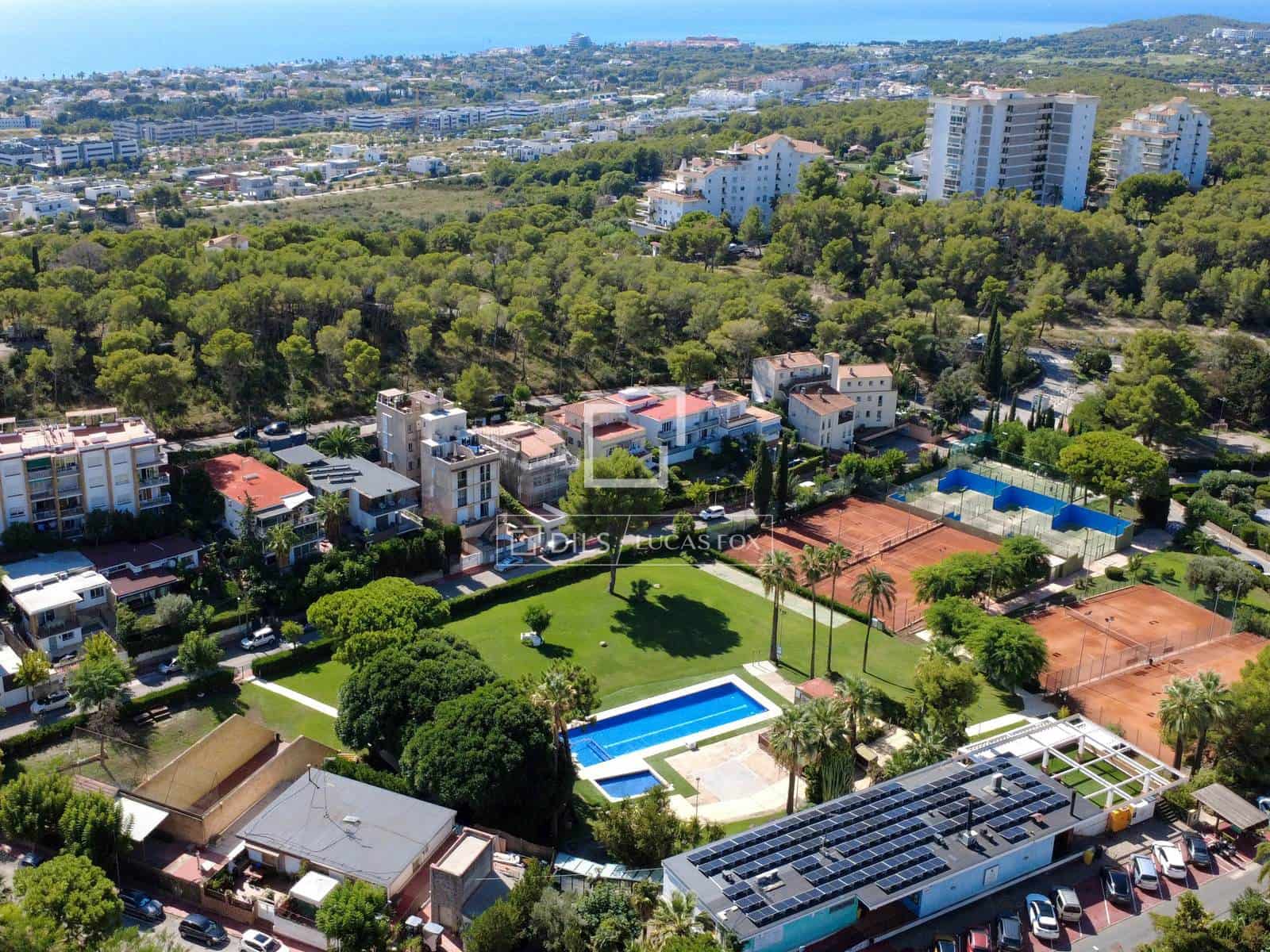 4 sypialnia Willa na sprzedaż w Sant Pere de Ribes z basenem garażem - 790 000 € (Ref: 10057627)