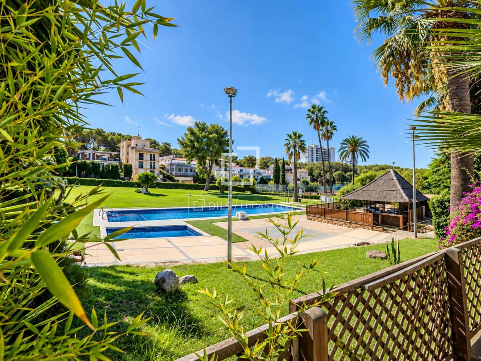 4 sypialnia Willa na sprzedaż w Sant Pere de Ribes z basenem garażem - 790 000 € (Ref: 10057627)