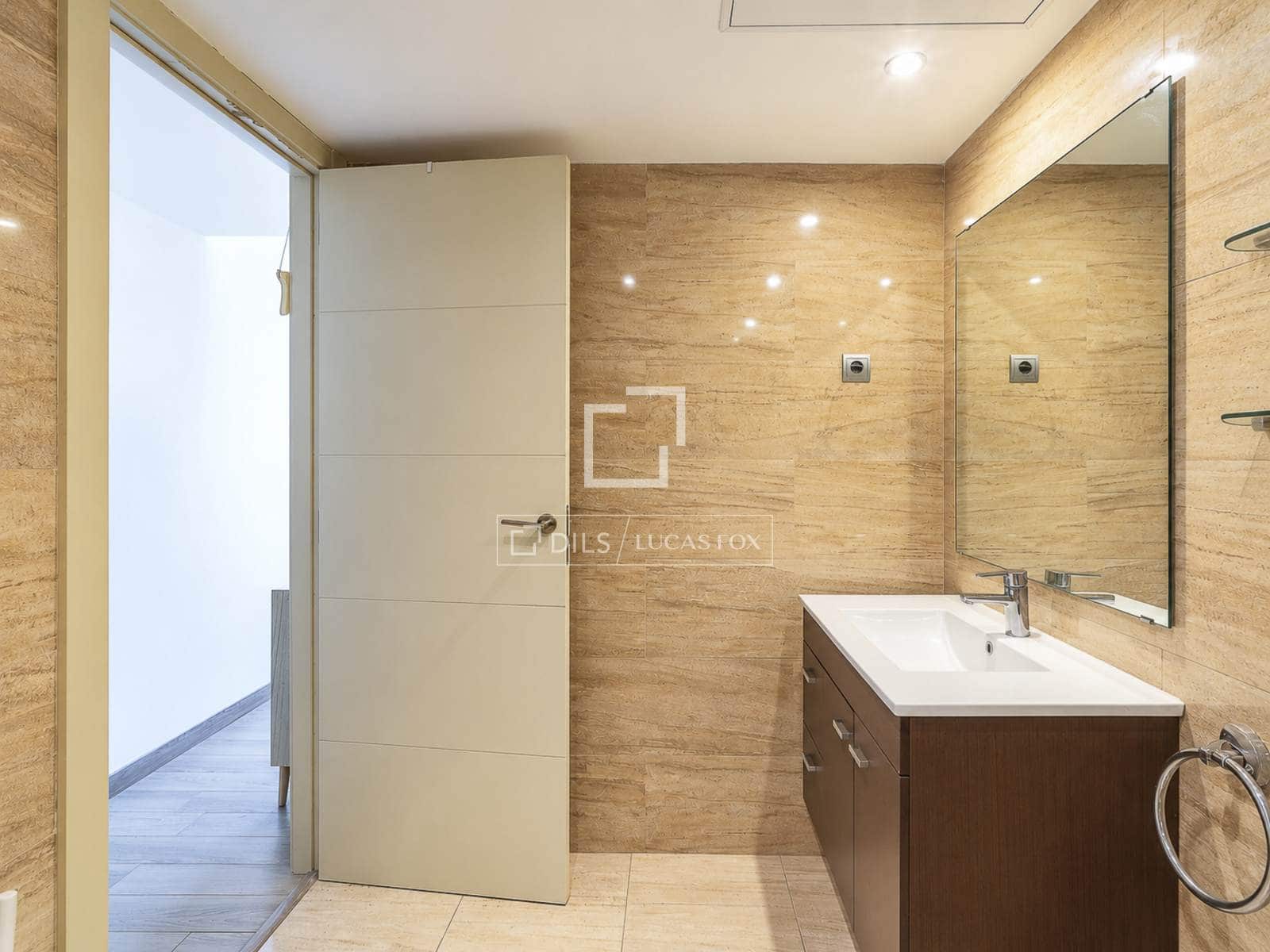 2 bedroom Apartment for sale in Barcelona city with pool - € 997,500 (Ref: 10059832)