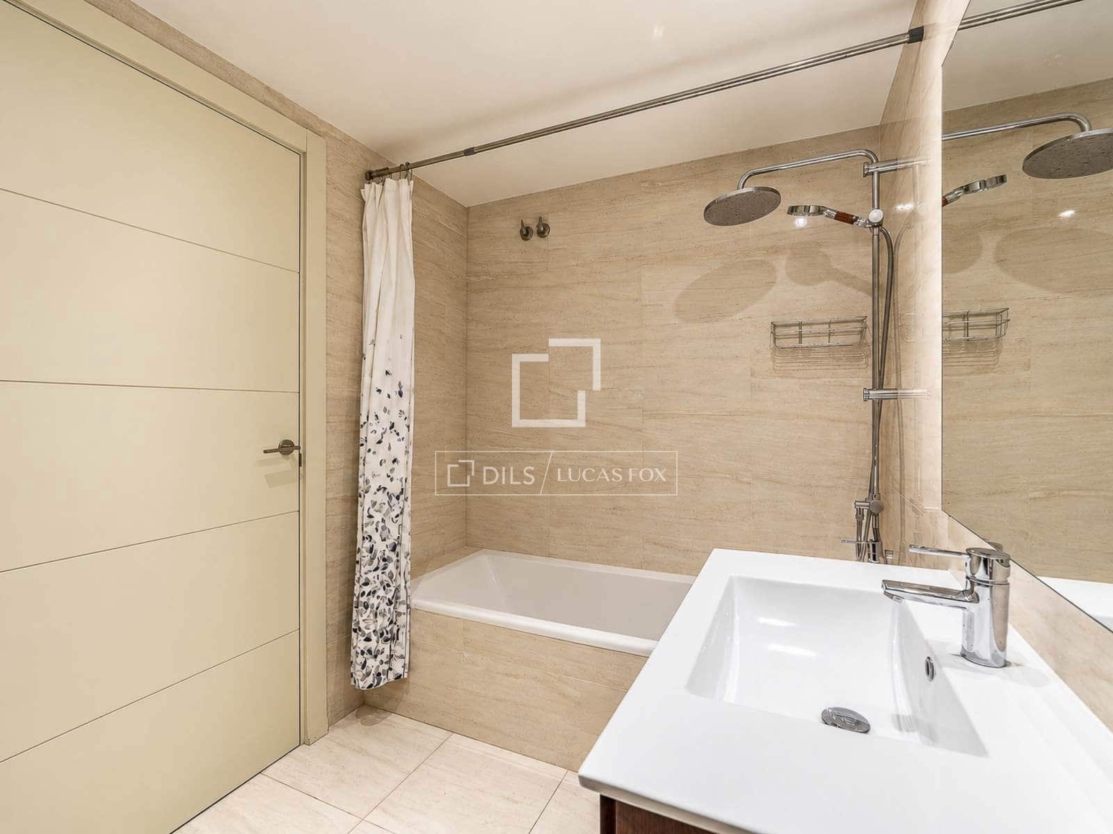 2 bedroom Apartment for sale in Barcelona city with pool - € 997,500 (Ref: 10059832)
