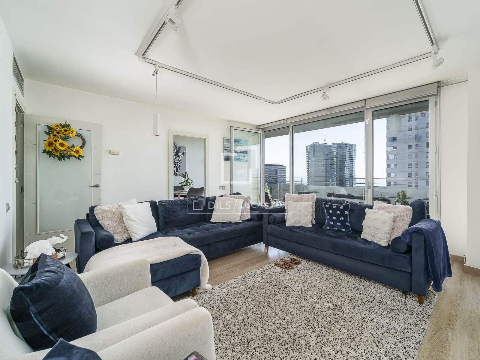 2 bedroom Apartment for sale in Barcelona city with pool - € 997,500 (Ref: 10059832)