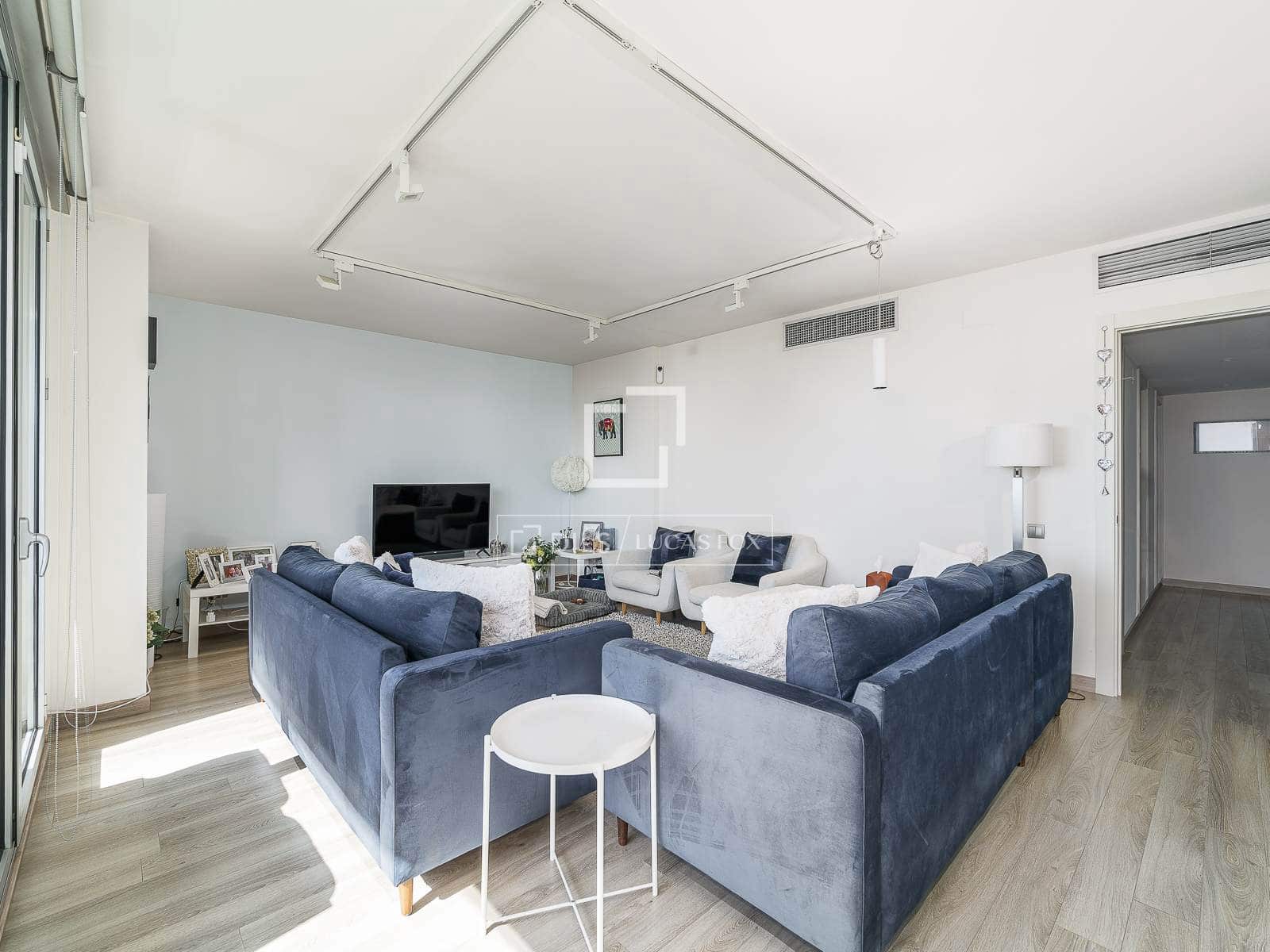 2 bedroom Apartment for sale in Barcelona city with pool - € 997,500 (Ref: 10059832)
