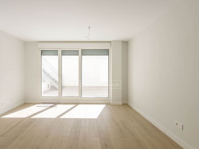 Apartamento de 2 habitaciones en Pacífico, Madrid ciudad en alquiler con piscina garaje - 2.950 € (Ref: 10060519)