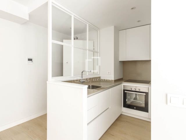 Apartamento de 2 habitaciones en Pacífico, Madrid ciudad en alquiler con piscina garaje - 2.950 € (Ref: 10060519)