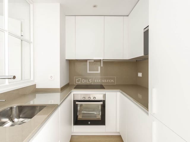 Apartamento de 2 habitaciones en Pacífico, Madrid ciudad en alquiler con piscina garaje - 2.950 € (Ref: 10060519)