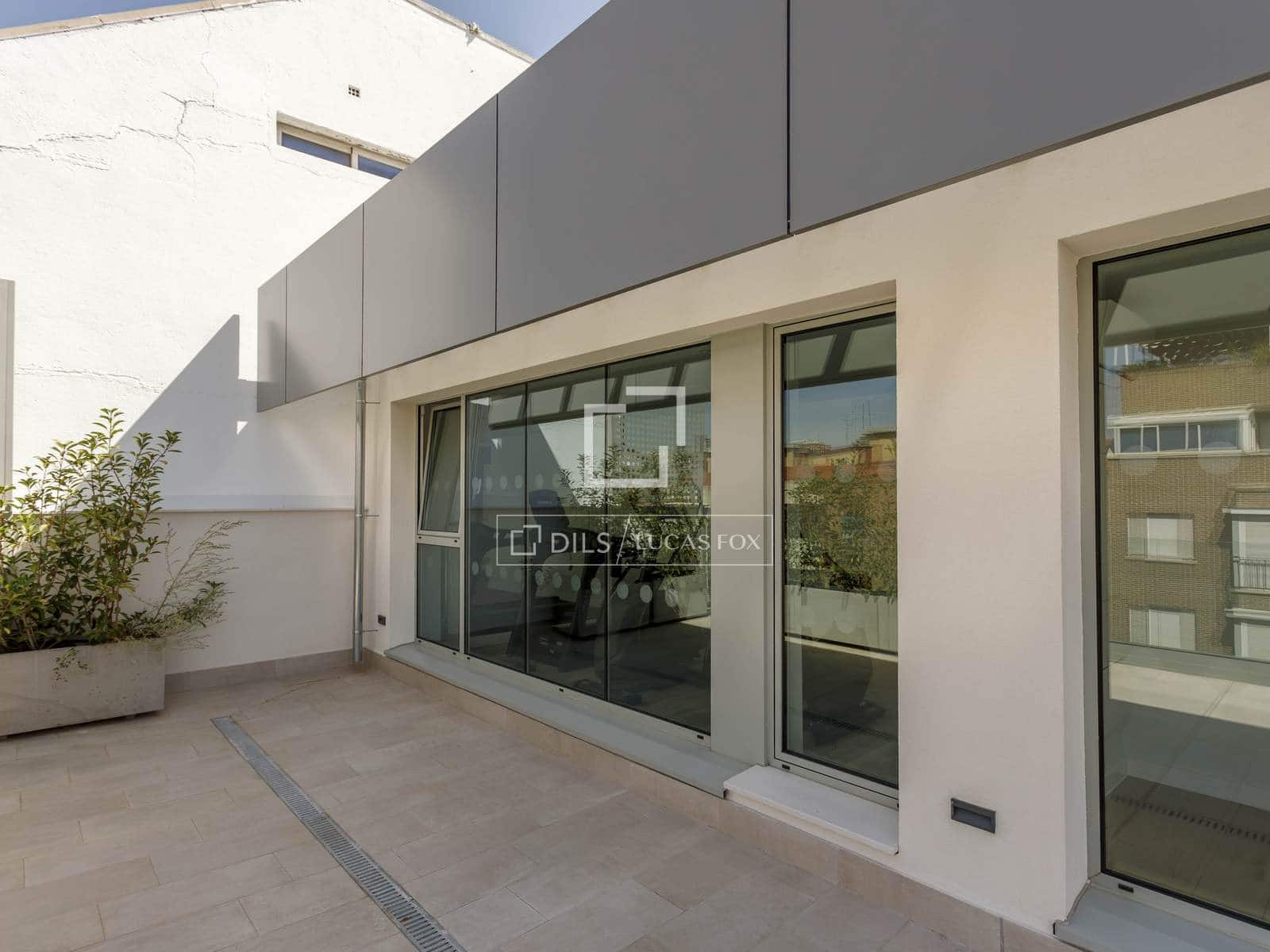 Apartamento de 2 habitaciones en Madrid ciudad en alquiler con piscina garaje - 2.950 € (Ref: 10060519)