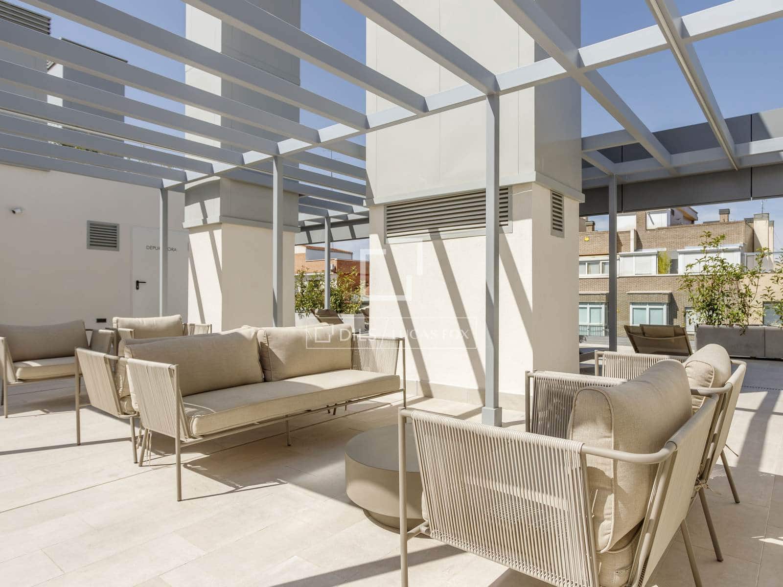 Apartamento de 2 habitaciones en Madrid ciudad en alquiler con piscina garaje - 2.950 € (Ref: 10060519)