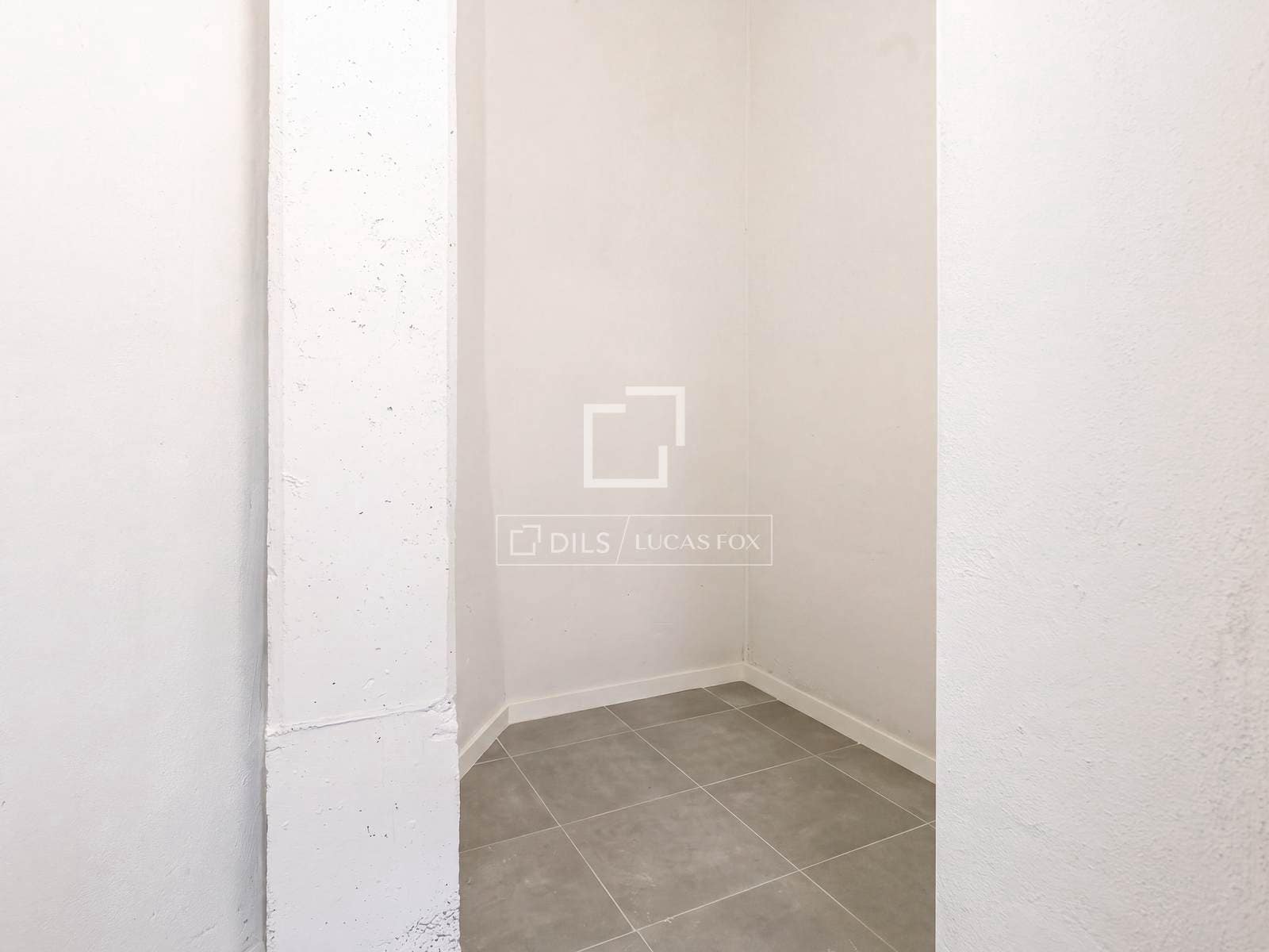 Apartamento de 2 habitaciones en Madrid ciudad en alquiler con piscina garaje - 2.950 € (Ref: 10060519)