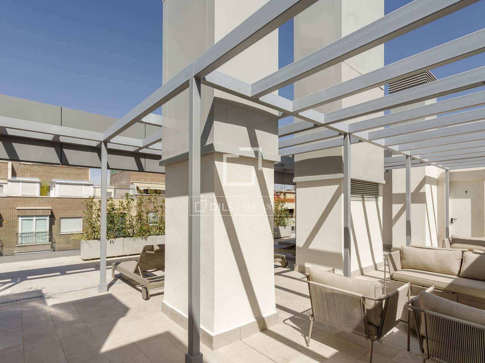 Apartamento de 2 habitaciones en Madrid ciudad en alquiler con piscina garaje - 2.950 € (Ref: 10060519)