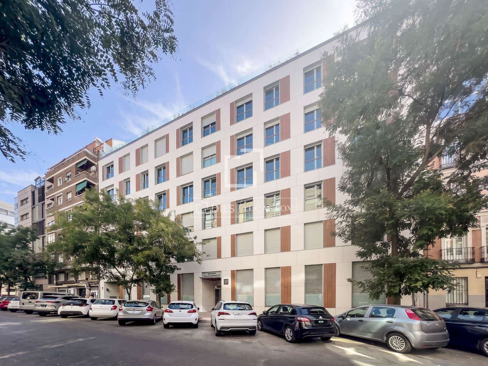 Apartamento de 2 habitaciones en Madrid ciudad en alquiler con piscina garaje - 2.950 € (Ref: 10060519)
