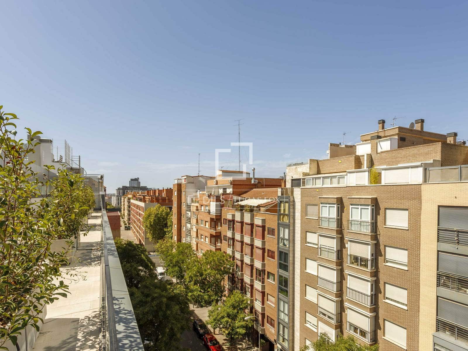 Apartamento de 2 habitaciones en Madrid ciudad en alquiler con piscina garaje - 2.950 € (Ref: 10060519)