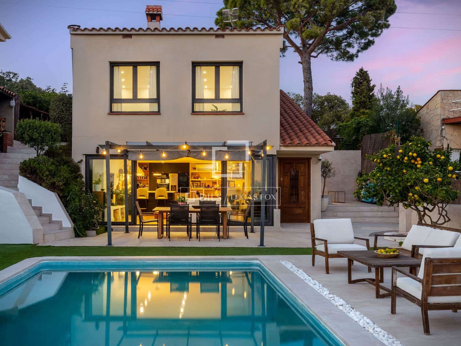 3 bedroom Villa for sale in Alella with pool garage - € 990,000 (Ref: 10062625)