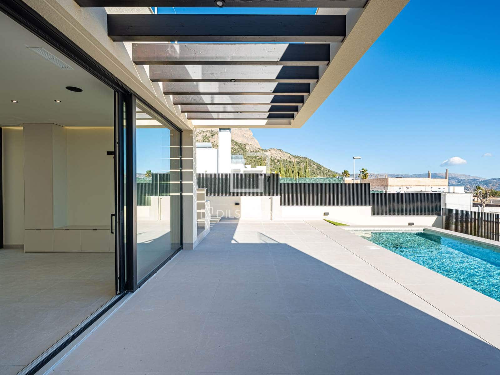 4 slaapkamer Villa te koop in Polop met zwembad garage - € 970.000 (Ref: 10065556)