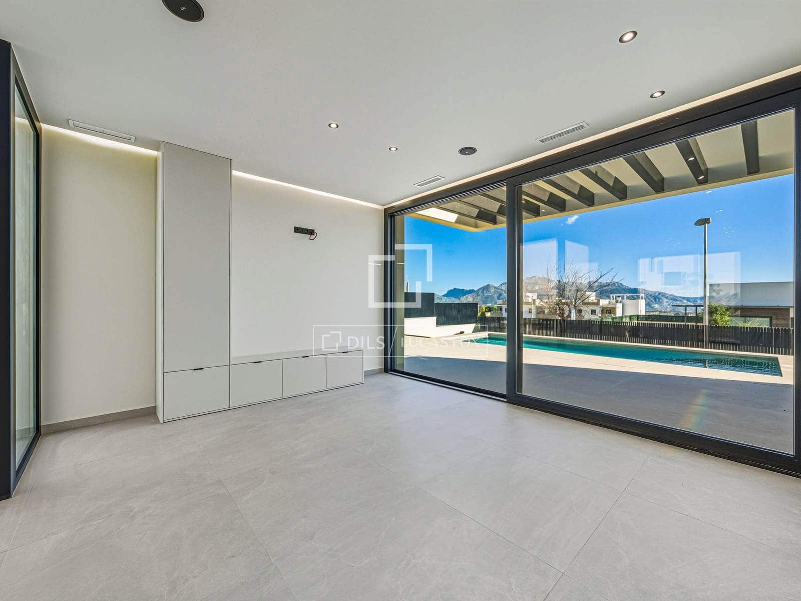 4 slaapkamer Villa te koop in Polop met zwembad garage - € 970.000 (Ref: 10065556)