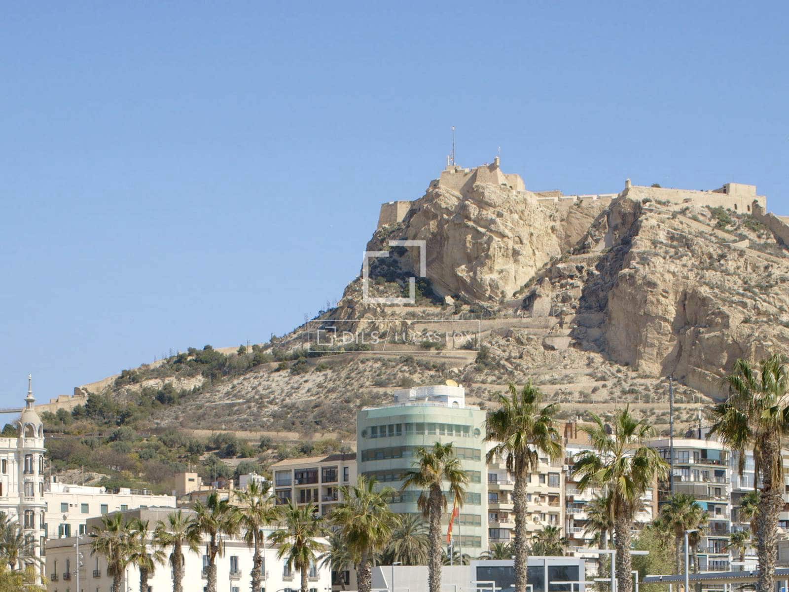Apartamento de 3 habitaciones en Alicante / Alacant ciudad en venta - 2.400.000 € (Ref: 10065704)