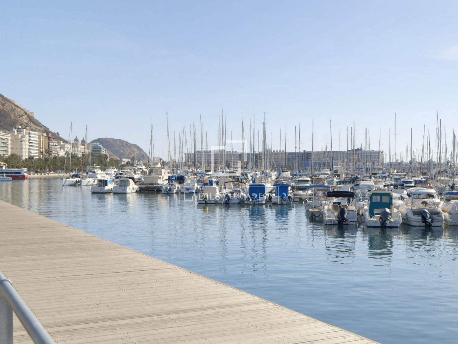 Apartamento de 3 habitaciones en Alicante / Alacant ciudad en venta - 2.400.000 € (Ref: 10065704)