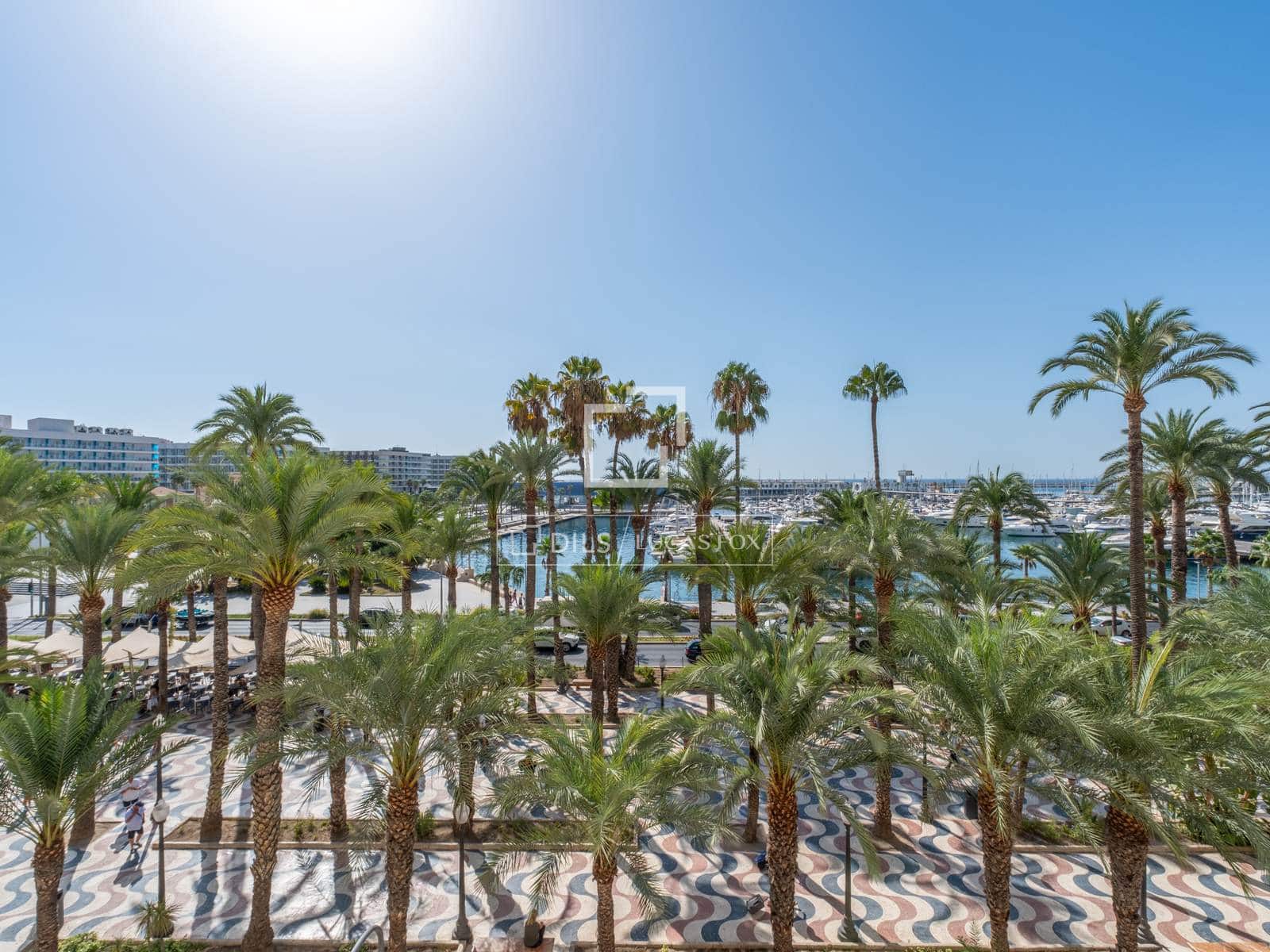 Apartamento de 3 habitaciones en Alicante / Alacant ciudad en venta - 2.400.000 € (Ref: 10065704)