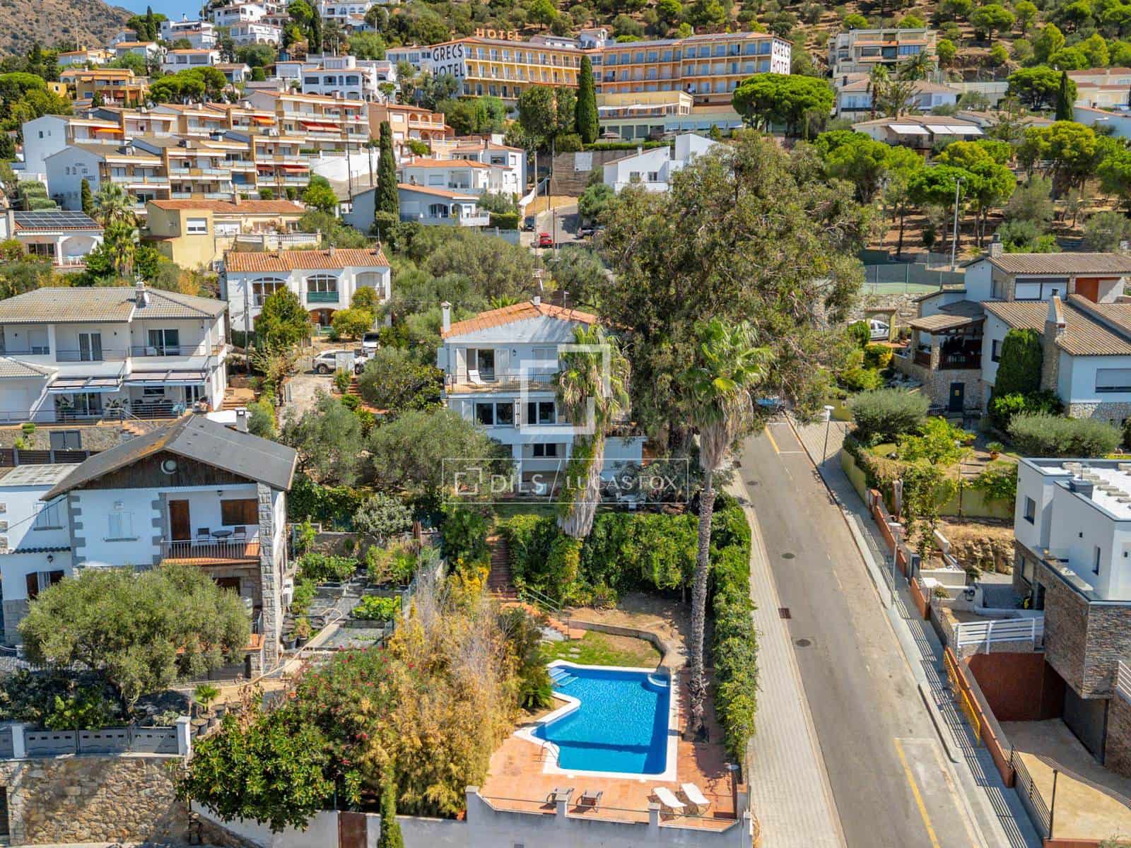 5 Zimmer Villa zu verkaufen in Roses mit Pool Garage - 995.000 € (Ref: 10072992)