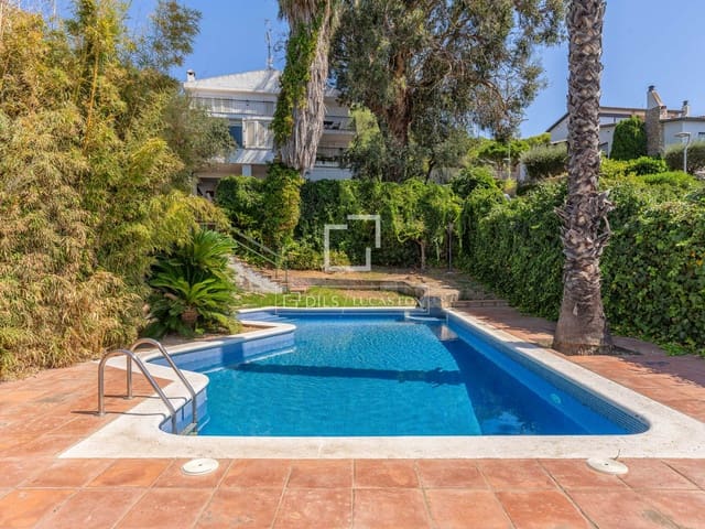 5 Zimmer Villa zu verkaufen in Roses mit Pool Garage - 995.000 € (Ref: 10072992)