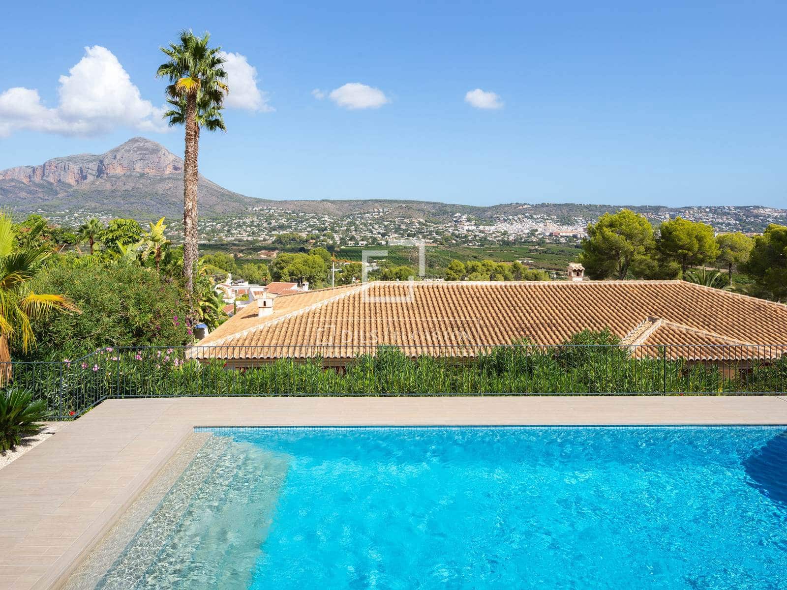 5 chambre Villa/Maison à vendre à Javea / Xabia avec piscine garage - 1 995 000 € (Ref: 10073208)